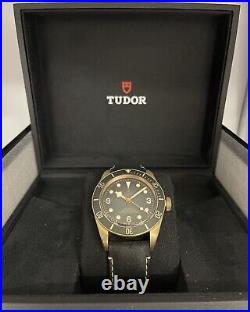 TUDOR BLACK BAY REF79250BA. 43mm SLATE GREY & BRONZE. FULL SET. WNTY TO 2027